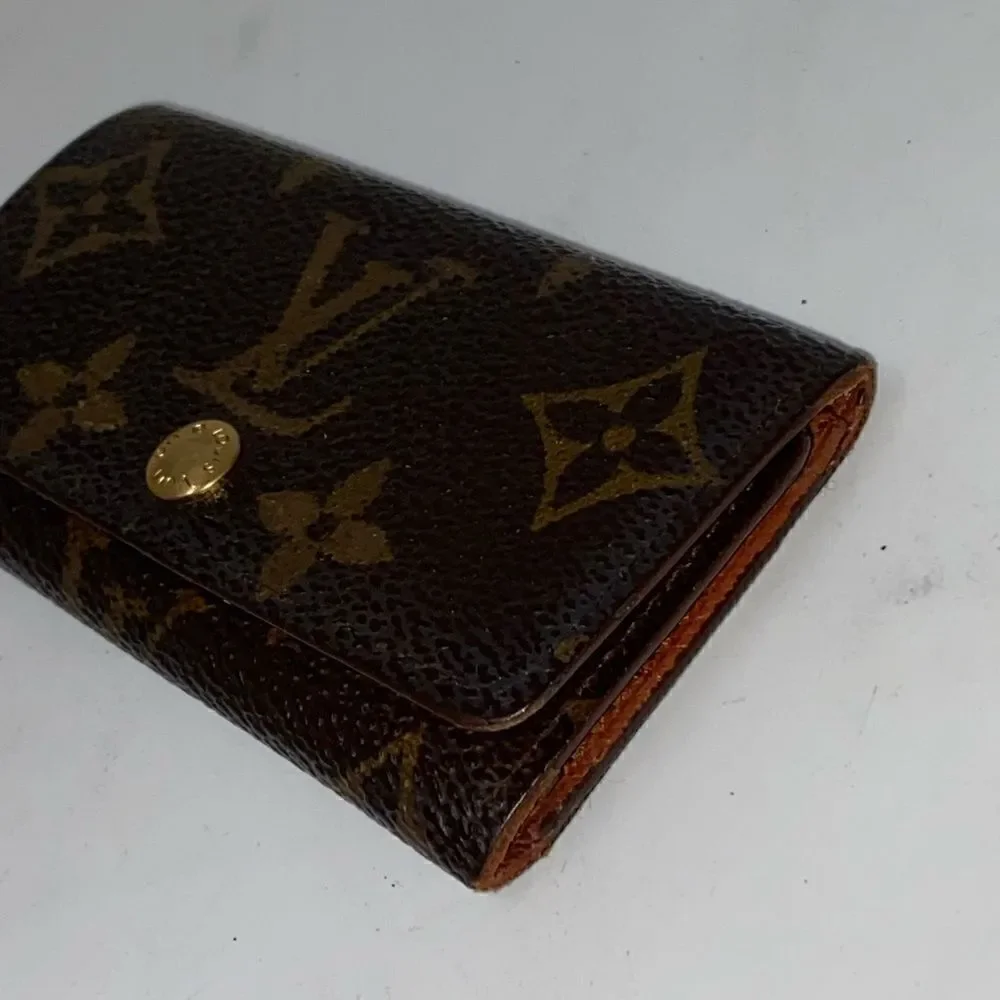 Authentic Louis Vuitton Monogram 4 Key Wallet - Picture 5 of 11